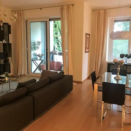 8 Via Giuseppe Vigoni Apartamento *