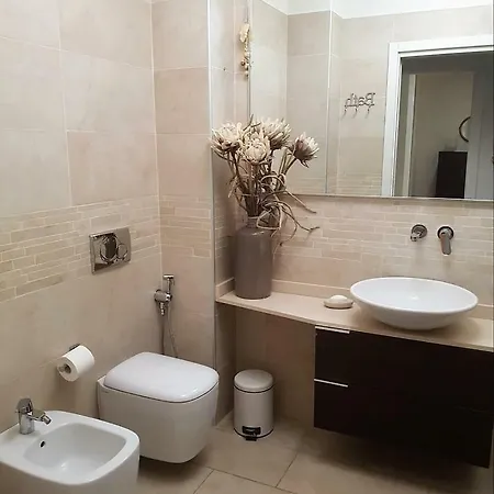 8 Via Giuseppe Vigoni Apartment *