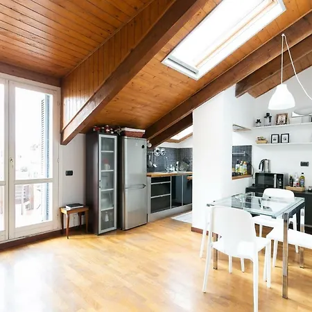 Apartment Mansarda Sui Navigli Con Terrazza