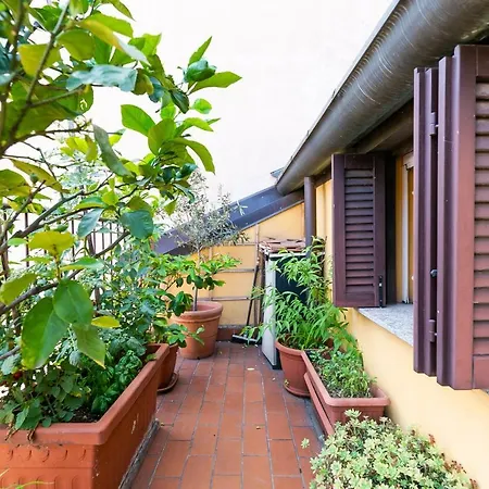 Appartamento Mansarda Sui Navigli Con Terrazza *