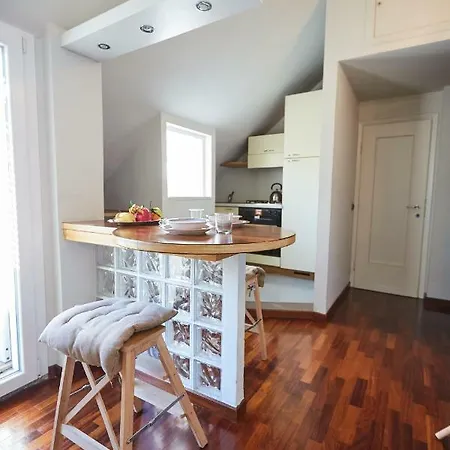 Guesthost - Con Balcone Per 2 Persone Apartman *