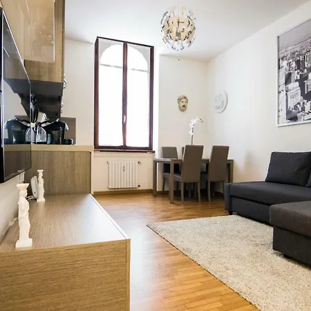 Hermes Apartment *