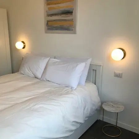 Apartment Porta Venezia 3 *