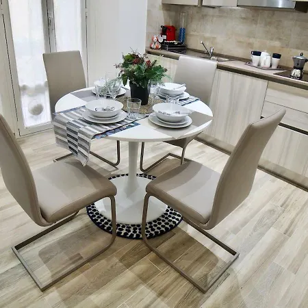 Apartment Lepetit De Luxe *