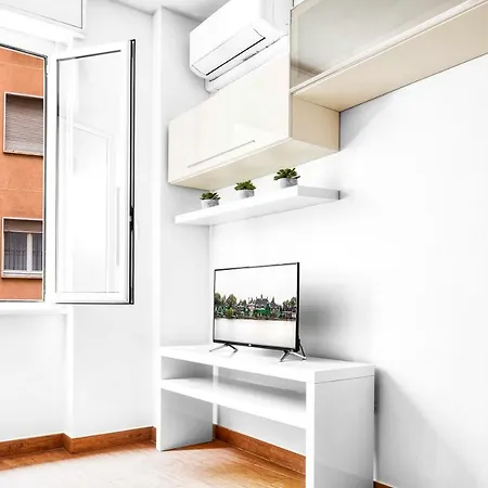 Near Station Apartment Milan