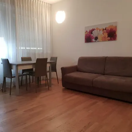 Zubed Apartments-via Carlo Farini شقة *