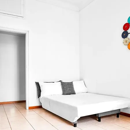 Appartement Flat Near Station Milaan