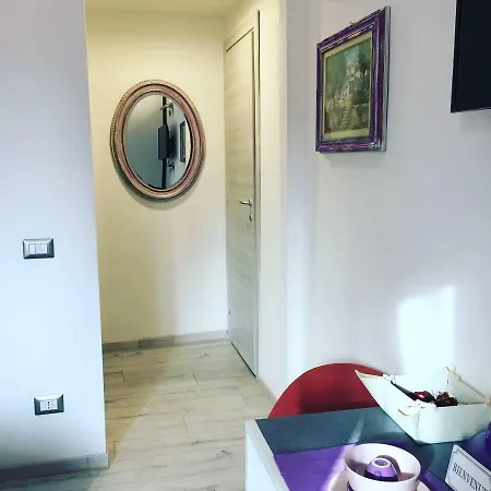 Vivi Garibaldi * Milánó