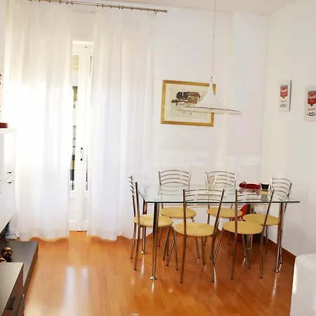 Design & Skyline Metro 5 Minuti, Isola Апартаменты *