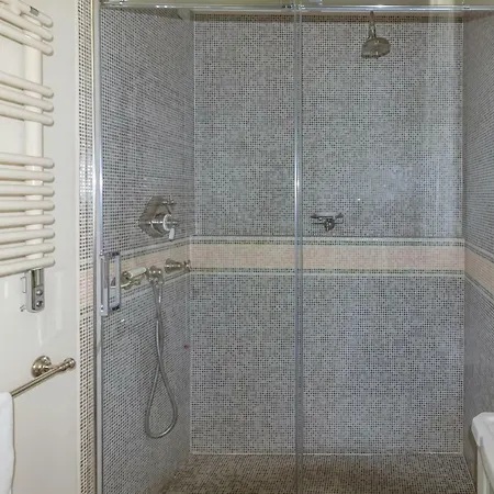 Lägenhet Antica With Outdoor In The Heart Of Centre, 4 Bedrooms Milano