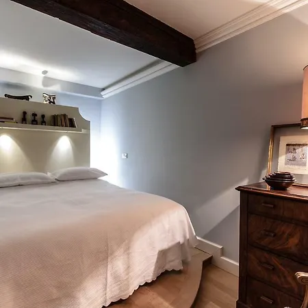 Lejlighed Antica Apartment With Private Outdoor, In The Heart Of Milan Few Steps From Duomo, By Houseinmilano Milano