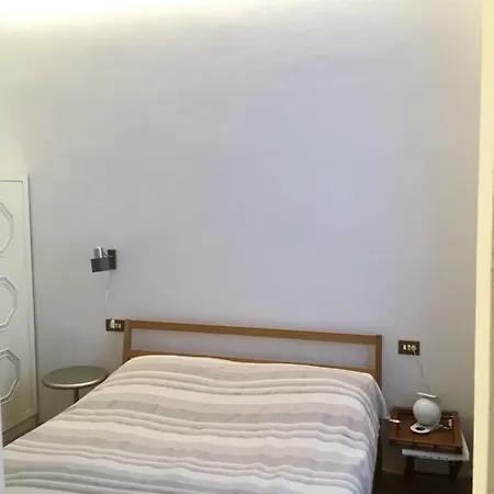 Camera Con Bagno Privato In Elegante Di Design Ubytování v soukromí *
