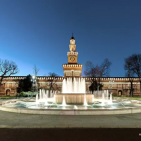 Апартаменты Duomo And Downtown Милан