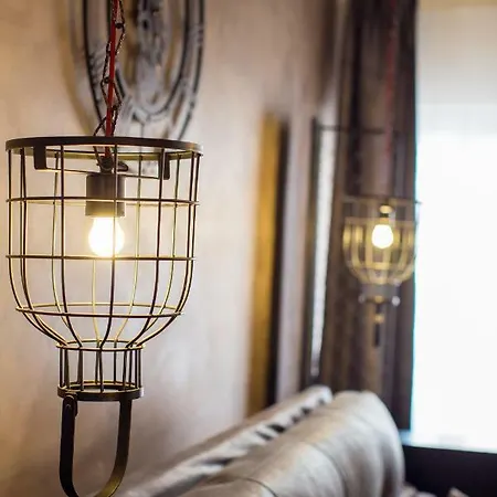 Industrial Near Duomo 公寓 *