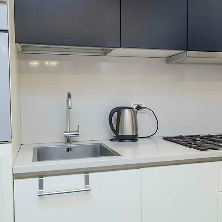Amazing & Modern Apt In The Center * Милан