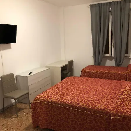 Guest house Leoncavallo House