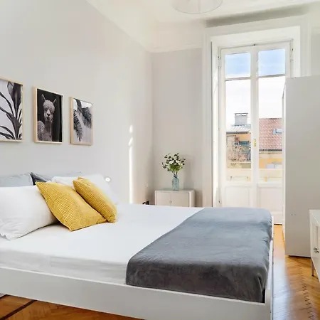 Hemeras Boutique Homes - 4 Design Homes In Center Apartment