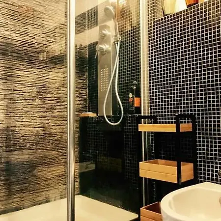 Apartamento Lovely Near Piazzale Loreto - *