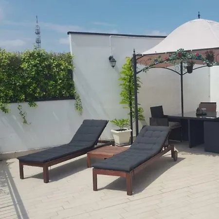 Navigli-Bocconi Roof Terrace Apartment Apartamento Milán