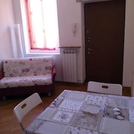 Sasa Shabby Chic Apartment Milan