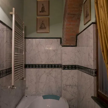 Apartment Broletto 26