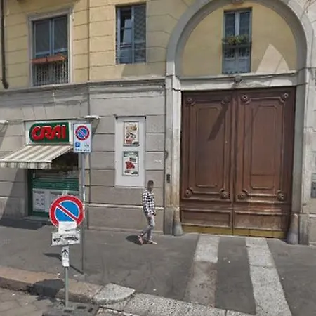 Porta Romana - Central - Next To Metro - Free Garage Apartment *