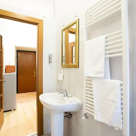 Apartment Veniero 12 Milan