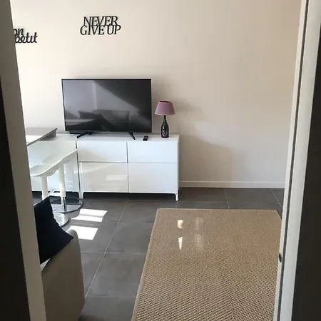 70 Govone Apartment *