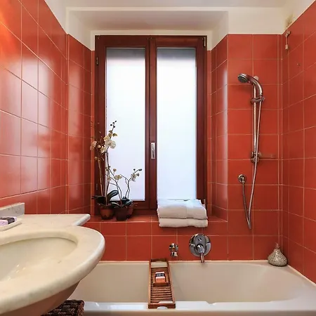 Lecasedimilano Premuda Suites アパート *