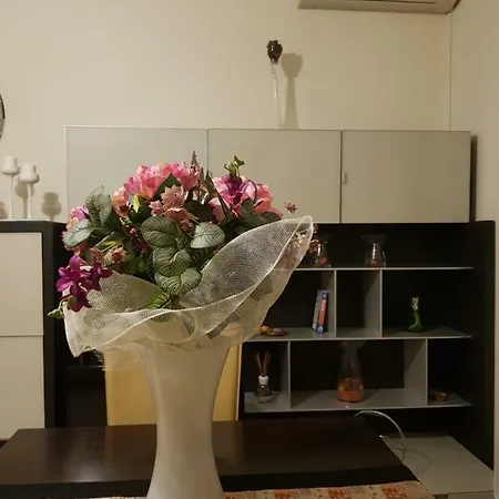 Apartment Bilocale Ristrutturato Ed Arredato Porta Romana