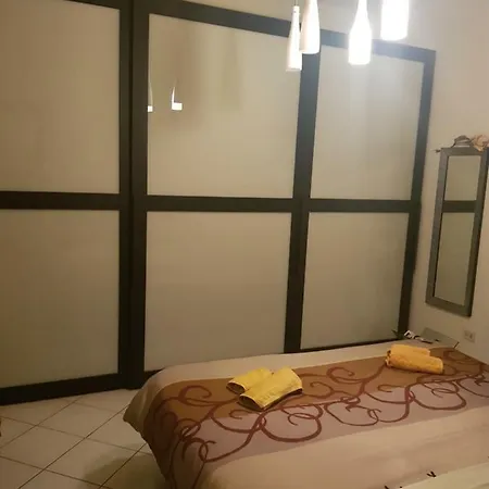 Bilocale Ristrutturato Ed Arredato Porta Romana * Milan