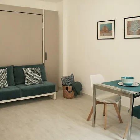 Clever House アパート