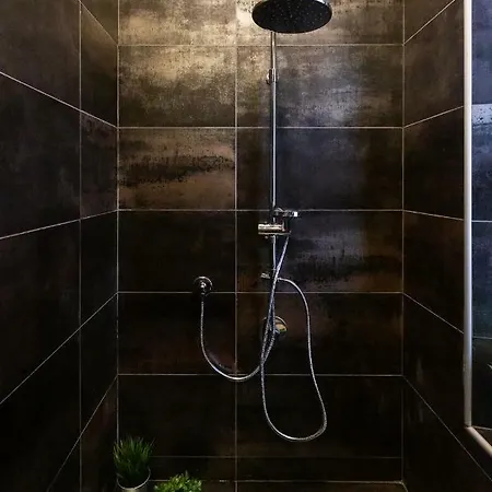 Mamiani 6 * ميلان