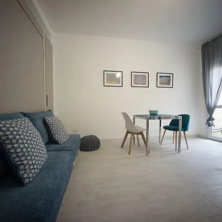 Clever House ミラノ