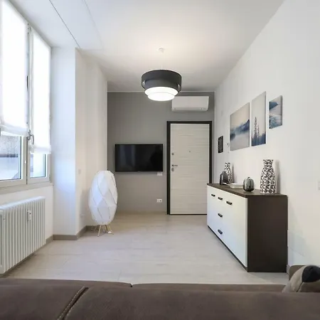 Apartment Center - Porta Romana Milan