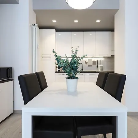 Center - Porta Romana Apartment *