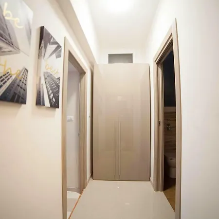 Pensión Cadorna House Milán