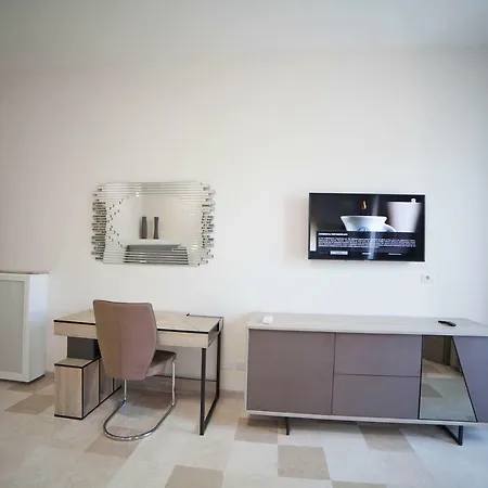 Pensión Cadorna House