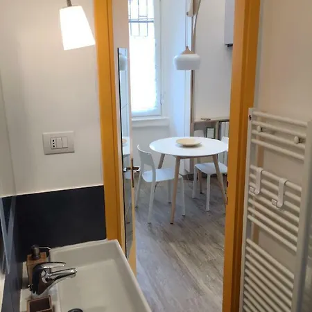 Easy - Porta Romana Apartment *