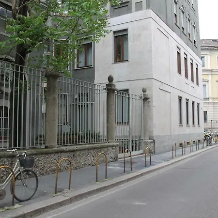 Apartment Basement Turati 3 -consulates District Milan