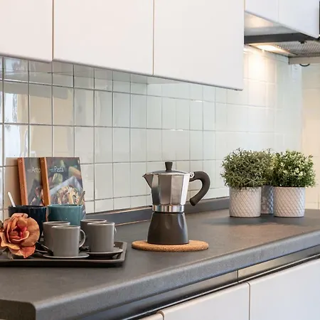 Joivy Sophisticated 3-bed Flat With Desk * Milan