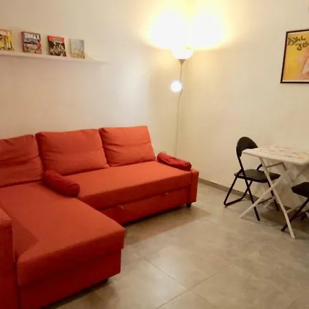아파트 Cosy And Sweet Studio 3 Stops To Duomo *