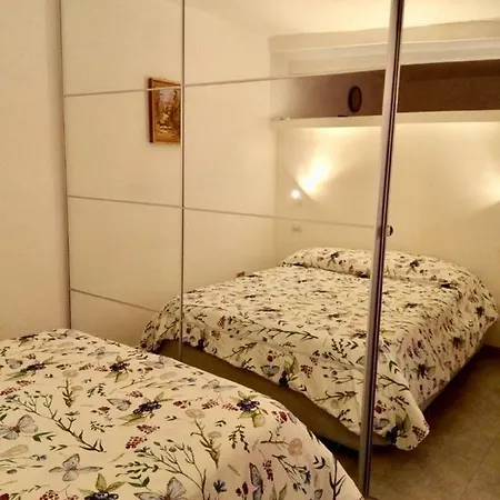 아파트 Cosy And Sweet Studio 3 Stops To Duomo *