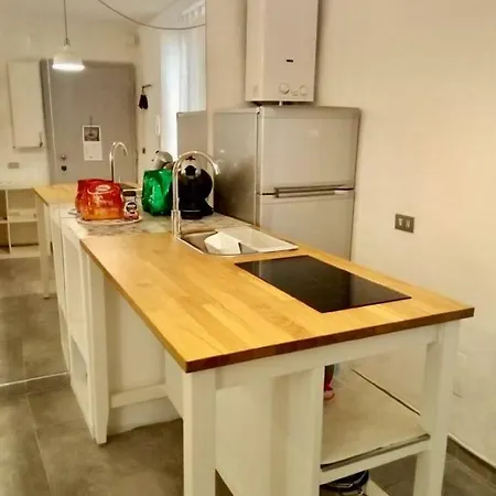 아파트 Cosy And Sweet Studio 3 Stops To Duomo *