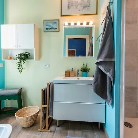 Guastalla Lovely Studio With Romantic Terrace Apartamento *