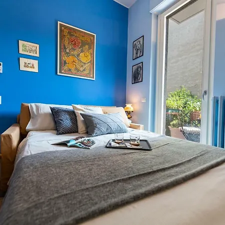 Guastalla Lovely Studio With Romantic Terrace Milán