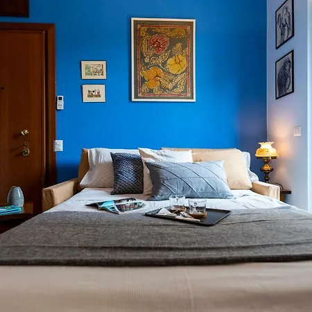 Guastalla Lovely Studio With Romantic Terrace Apartamento *