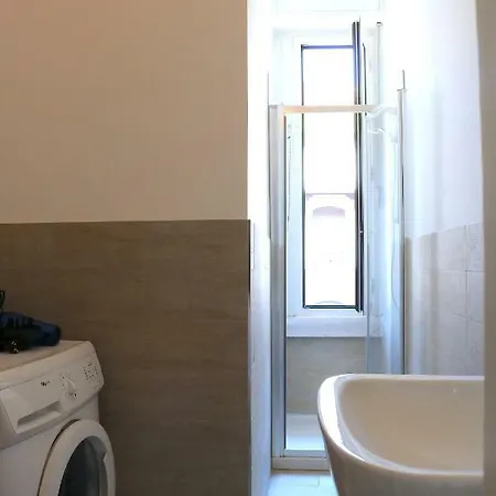 Navigli 4 People Flat *
