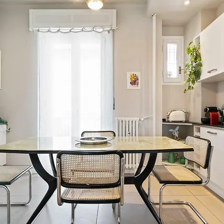 Color Up Your In A Stilish Mid-century Home! Apartment