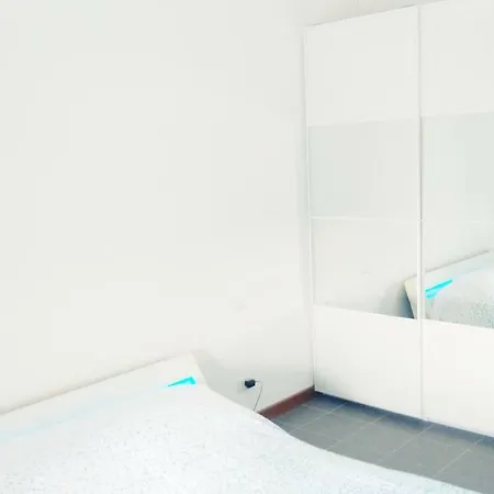 Apartament Navigli House Mediolan